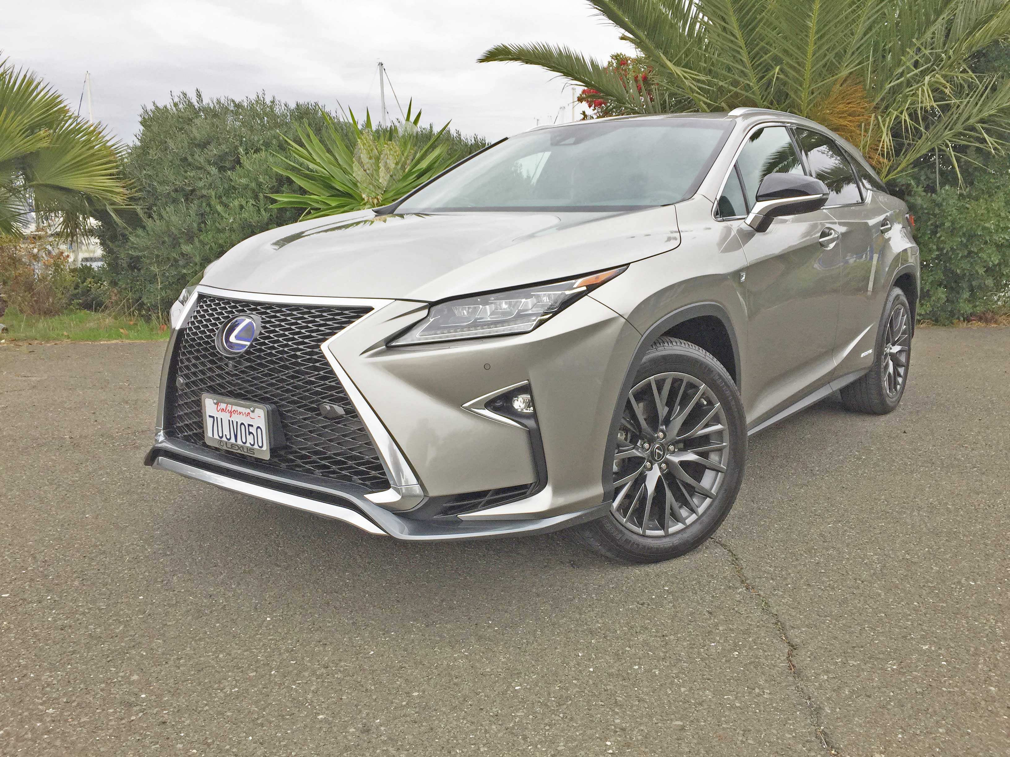 Фото lexus rx450h